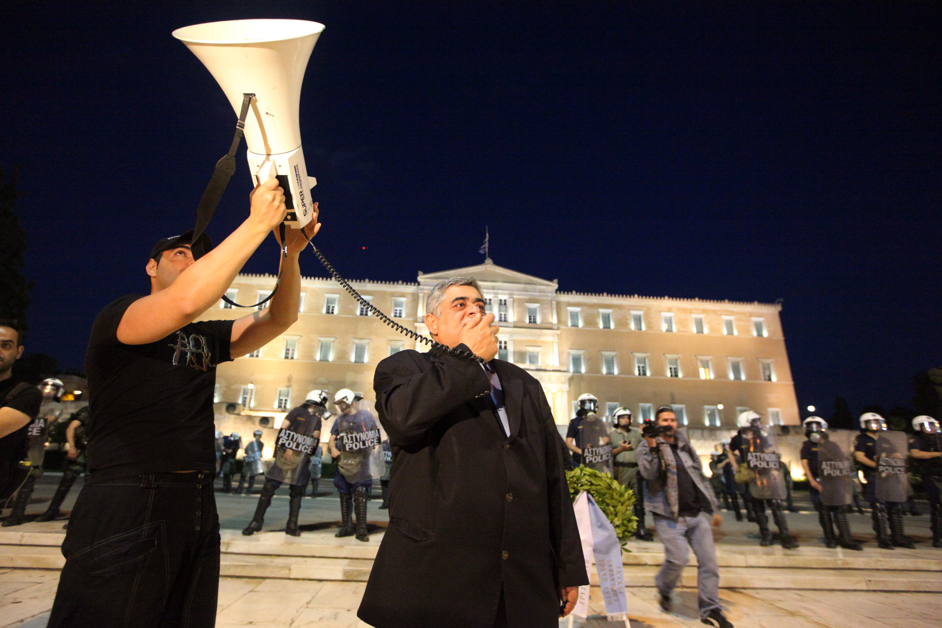 Το “άνοιγμα” της Χρυσής Αυγής στις Ένοπλες Δυνάμεις