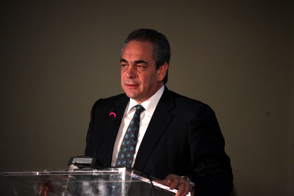 Μίχαλος: Παράλογη η απαίτηση της τρόικας για αύξηση του ΦΠΑ – Δεν θα αυξήσει τα δημόσια έσοδα