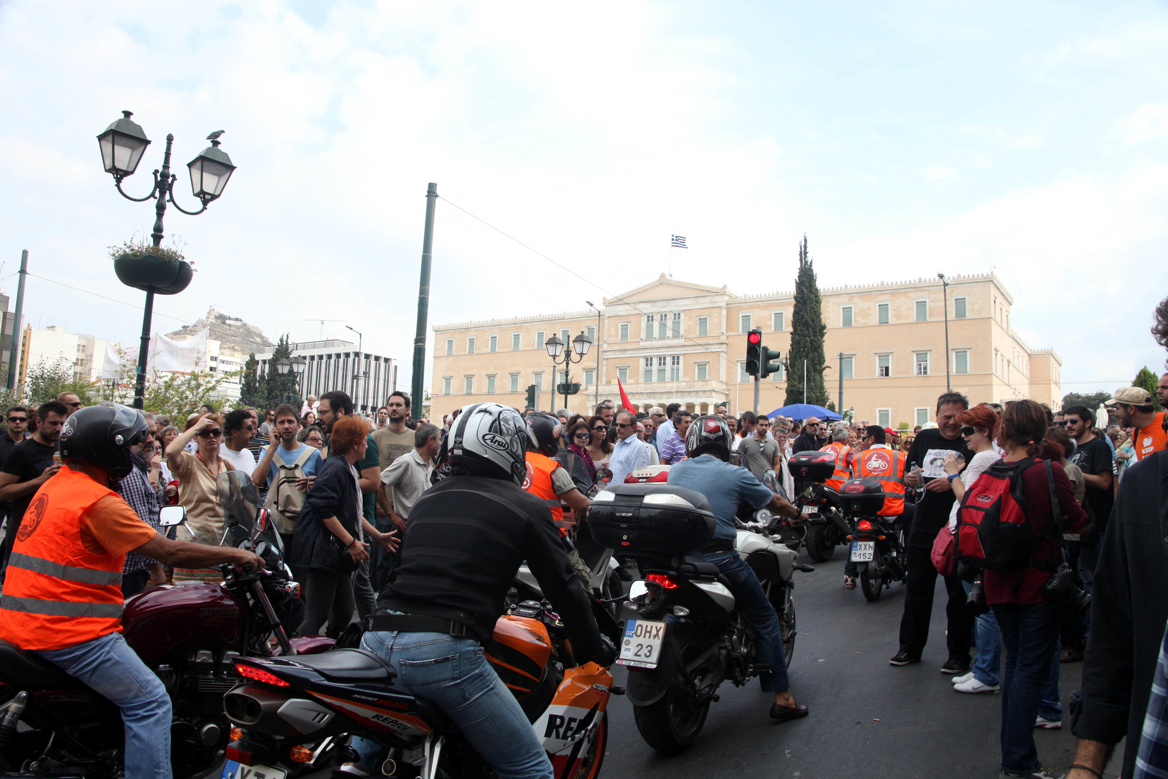 Τσουχτερά πρόστιμα από Δευτέρα στους ιδιοκτήτες μηχανών