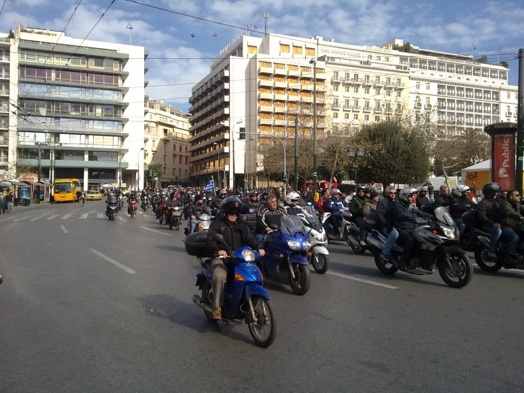 Εγινε και αυτό! Μηχανοκίνητη πορεία εργαζομένων του ΟΑΣΑ στο κέντρο της Αθήνας!