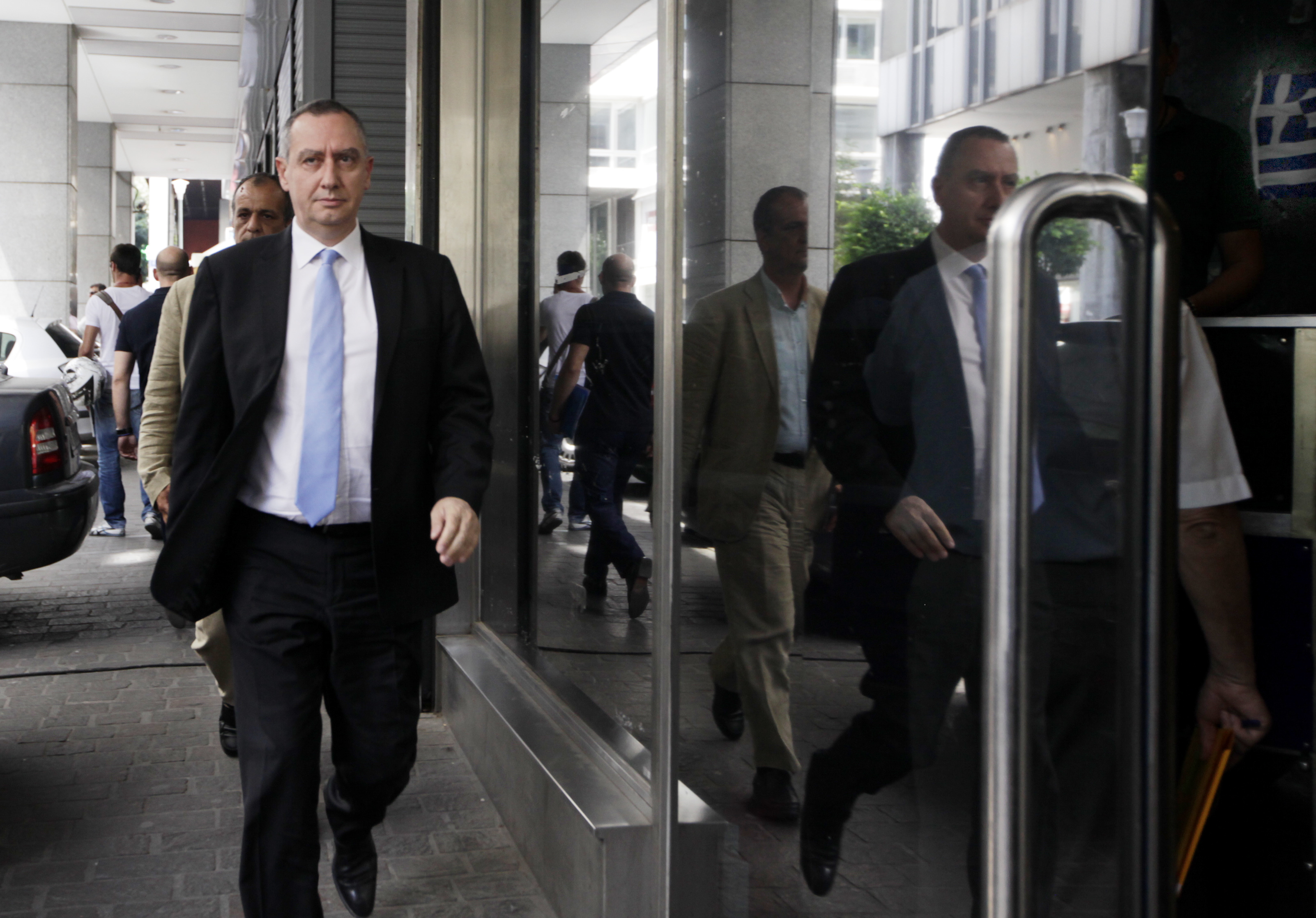 Γ. Μιχελάκης: “Όσοι αρνηθούν να μετακινηθούν, θα απολυθούν”