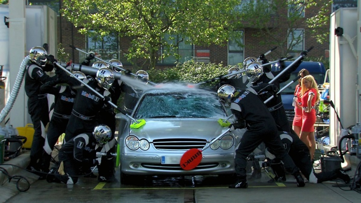 Αν στα πλυντήρια αυτοκινήτου δούλευαν μηχανικοί της Formula 1 (VIDEO)