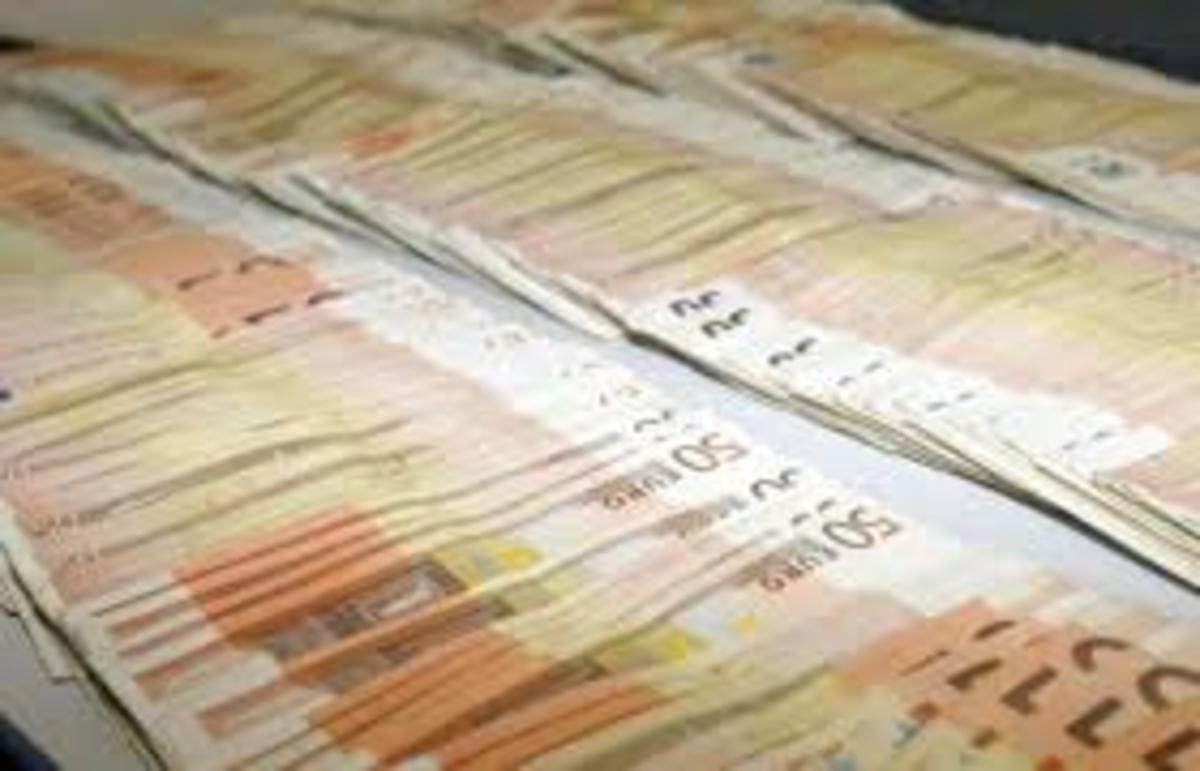 Φαγοπότι με τα δικά μας λεφτά από συνδικαλιστικό σωματείο των ΕΛΤΑ