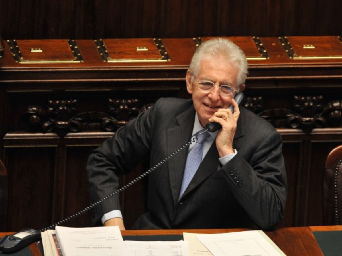 Τηλεφώνημα Μόντι σε Σαμαρά και Βενιζέλο