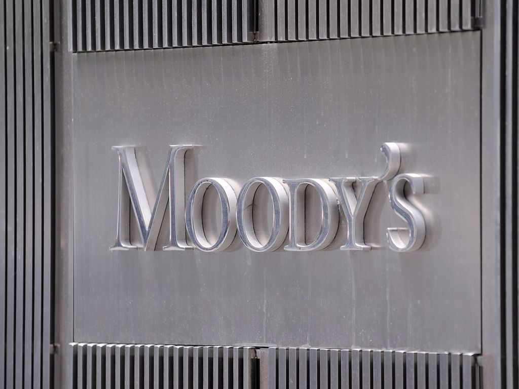 Ο οίκος Moody’s υποβάθμισε το αξιόχρεο πέντε ελληνικών τραπεζών