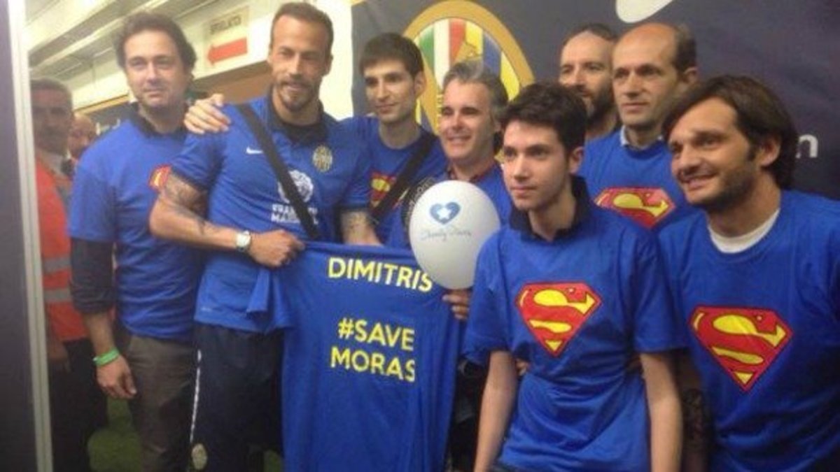 Αποθέωση για Μόρα – Τους κάνει όλους… Superman!