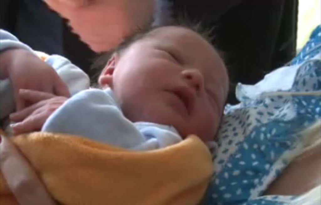 Το πρώτο μωρό της Ελλάδας για το 2011 γεννήθηκε στην Πάτρα!