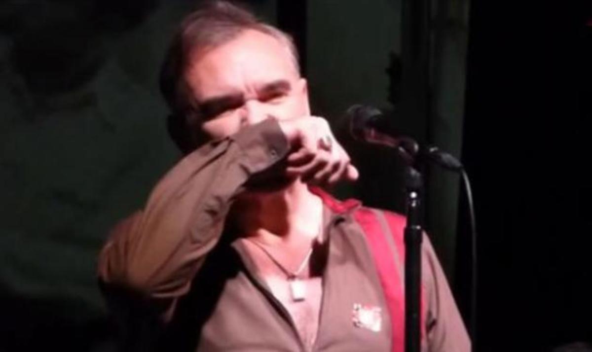 Morrissey: Η μάχη με τον καρκίνο, τα υποτιμητικά σχόλια και το ξέσπασμα στη σκηνή!