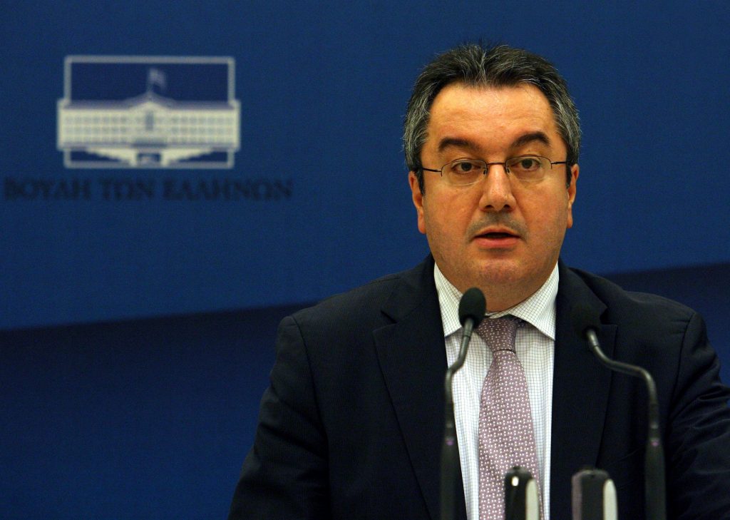 Μόσιαλος για κορονοϊό: Αποστάσεις και στο σπίτι! Λογική η αναφορά για τα κρούσματα (Βίντεο)