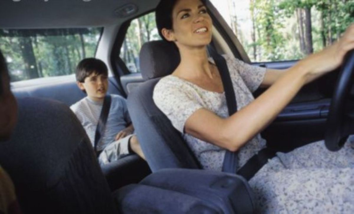 Πιο ήρεμα τα παιδιά όταν οδηγεί…η μαμά!
