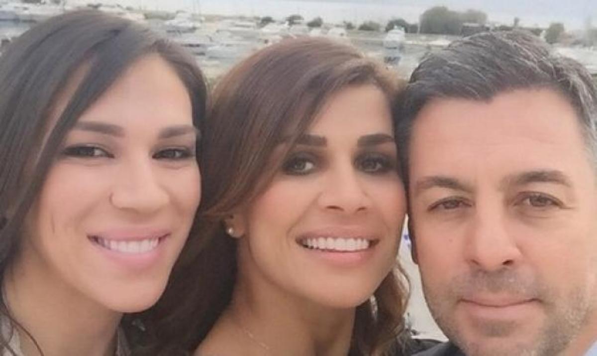 Διάσημη Ελληνίδα καλλονή παντρεύτηκε λίγο πριν γεννήσει!