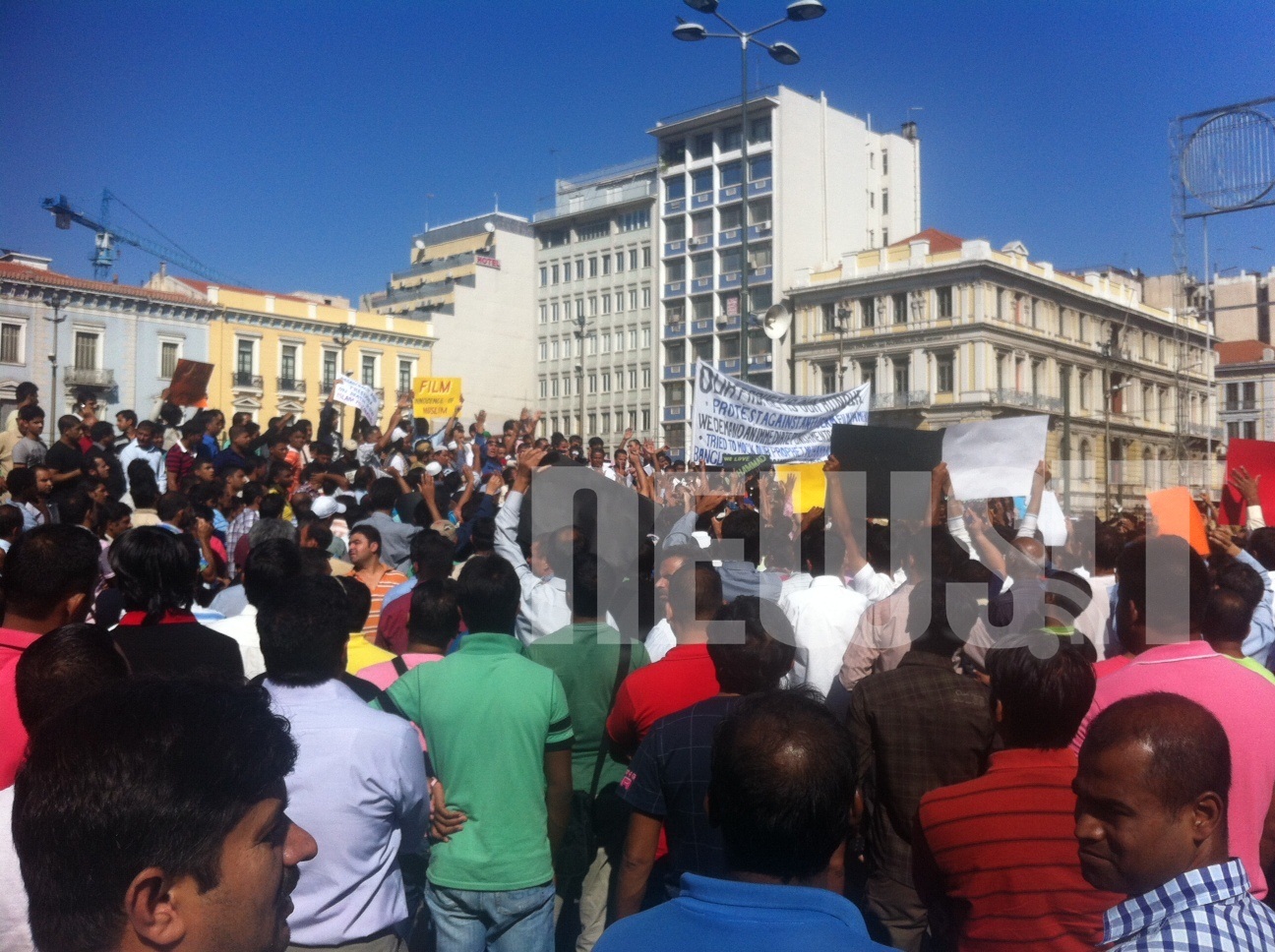 Τι λένε οι μουσουλμάνοι μία μέρα μετά την επεισοδιακή πορεία στην Αθήνα και την εξέγερση στις φυλακές Κορυδαλλού