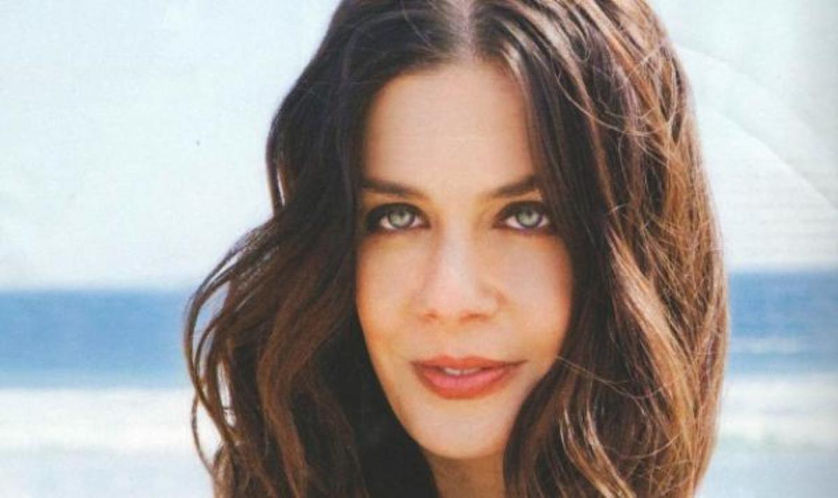 Η Κατερίνα Μουτσάτσου μιλά στο TLIFE για την απόφασή της να κατέβει στις Ευρωεκλογές