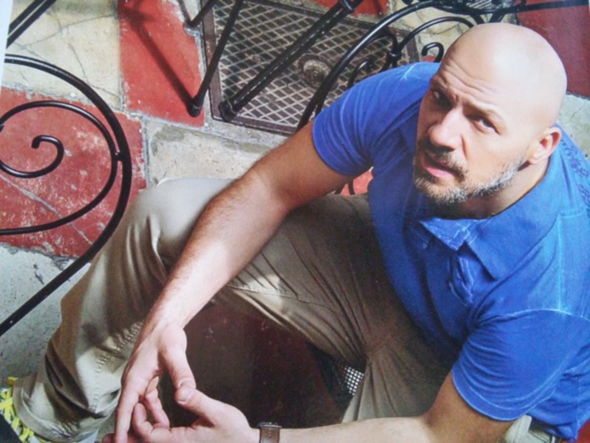 Επιστρέφει ο Νίκος Μουτσινάς με το «Δέστε τους!» στον Alpha;