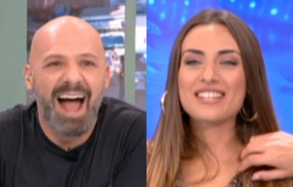 Άναυδος ο Μουτσινάς! Η Τζώρτζια Παναγή κατέβασε τη μπλούζα της και μας έδειξε το μπούστο της!