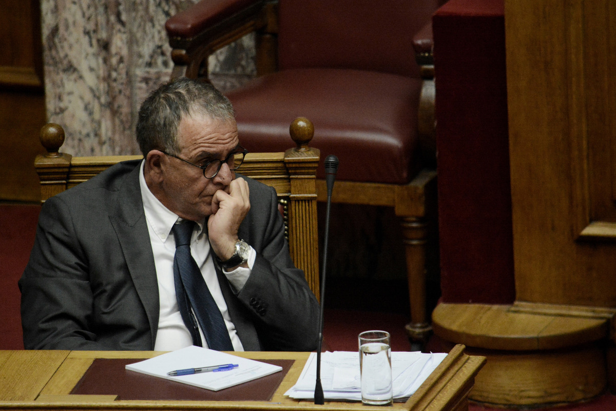 Υπερκόπωση ο Μουζάλας – Βγήκε από το ΝΙΜΤΣ