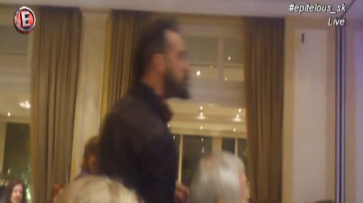 Χαμός σε δεξίωση γάμου! Εισέβαλε ο Πάνος Μουζουράκης και έκανε σαματά!