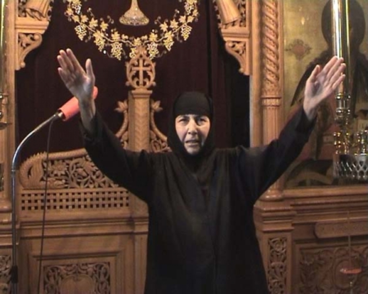 Ηλεία: Ιερέας έβγαλε με τη βία μοναχές από τη Θεία Λειτουργία – Δείτε βίντεο