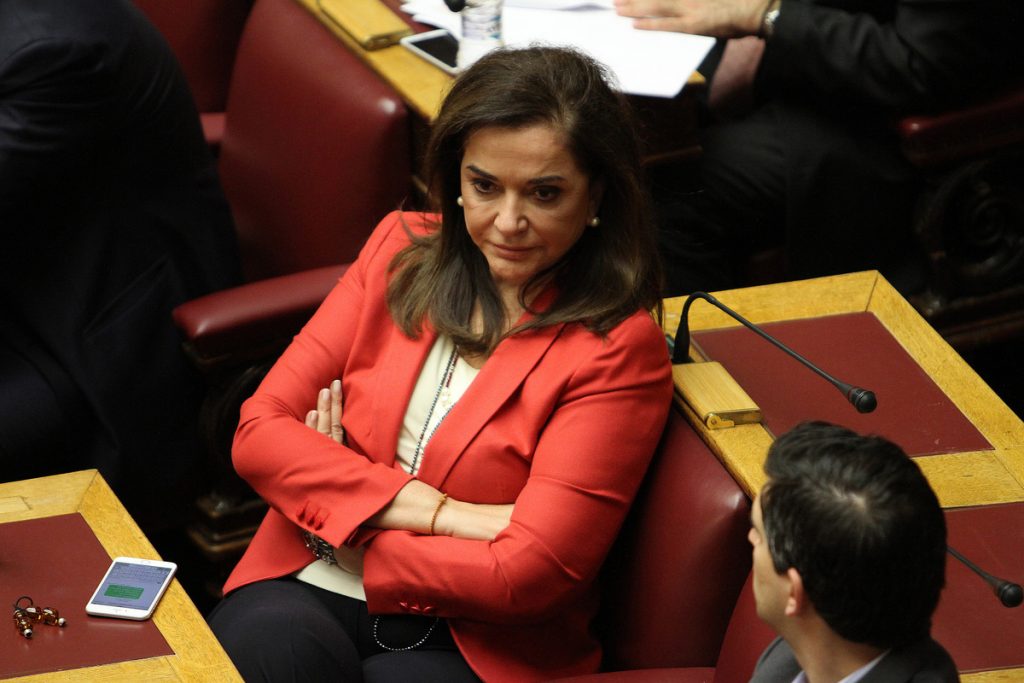 Δεν έχουν τέλος οι καυγάδες με τη Ζ. Κωνσταντοπούλου – Νέο επεισόδιο με την Ντόρα Μπακογιάννη