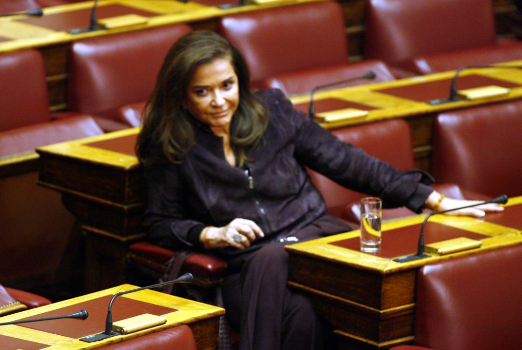 “Πανηγυρίζει” η Ντόρα για την επίσπευση της εκλογής Προέδρου
