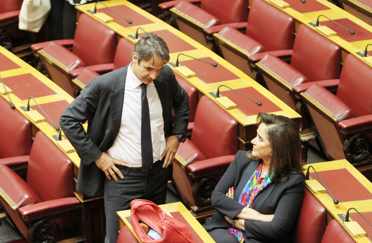 Η Ντόρα Μπακογιάννη δεν στηρίζει τον Κυριάκο Μητσοτάκη