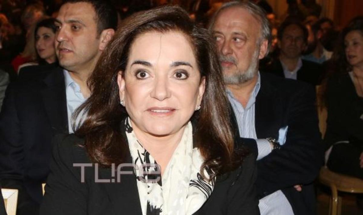 Ντόρα Μπακογιάννη: Η κόρη της, Αλεξία, την συνόδευσε σε πολιτιστική εκδήλωση!