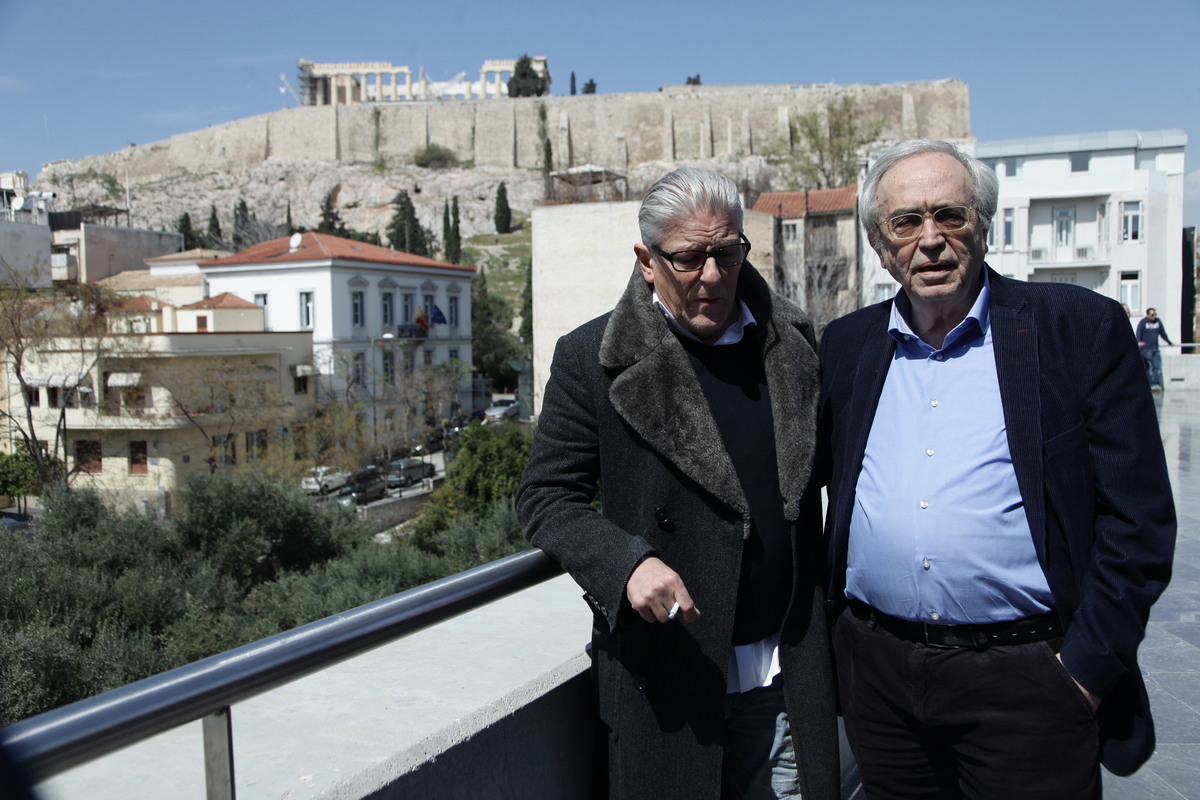 Σύσσωμος ο καλλιτεχνικός κόσμος ζητά την παραίτηση του υπουργού Πολιτισμού Α. Μπαλτά