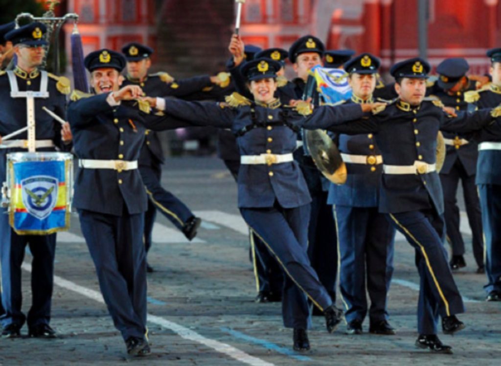 “Πύραυλος” Ρωσίας  κατά της ελληνικής ΠΑ! “Δεν είχαν ούτε 200 ευρώ να στείλουν την μπάντα τους στην Μόσχα”!