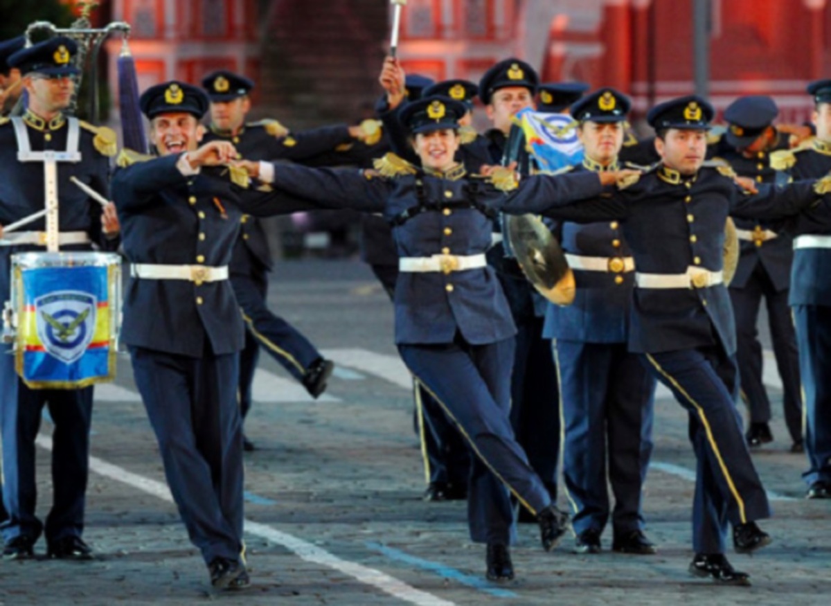 “Πύραυλος” Ρωσίας  κατά της ελληνικής ΠΑ! “Δεν είχαν ούτε 200 ευρώ να στείλουν την μπάντα τους στην Μόσχα”!