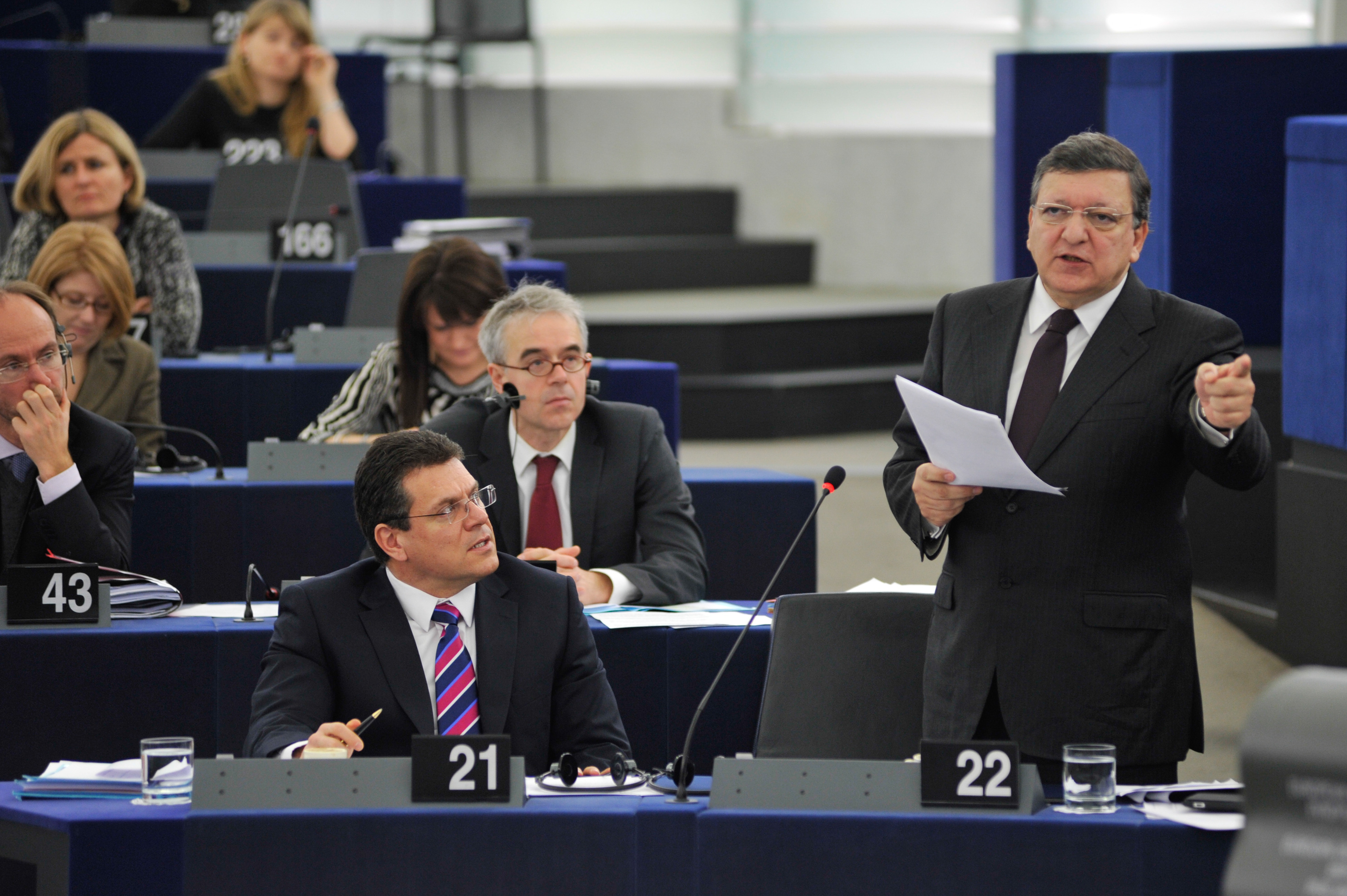 Μπαρόζο: Η Ε.Ε. θα αλλάξει τη στάση της στην Κούβα