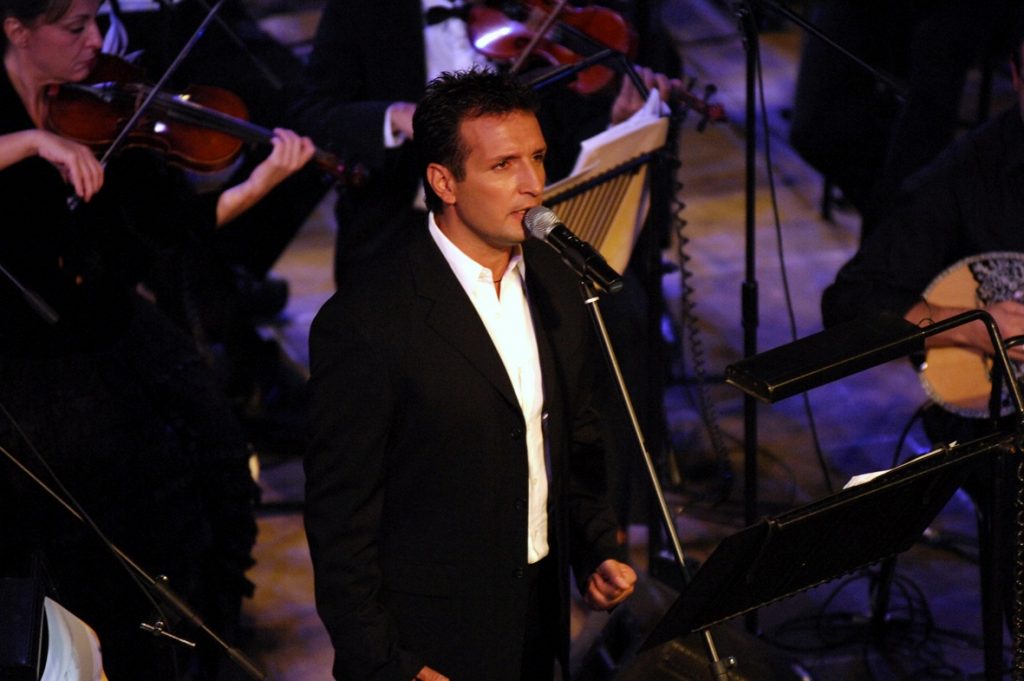 Η μεγάλη αλλαγή στην εμφάνισή του Δημήτρη Μπάση μετά την απώλεια του πατέρα του