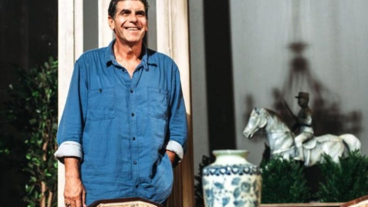 Γιάννης Μπέζος: «Υπάρχουν αμέτρητα ψώνια στη σόουμπιζ! Καβαλημένοι, παρτάκηδες»