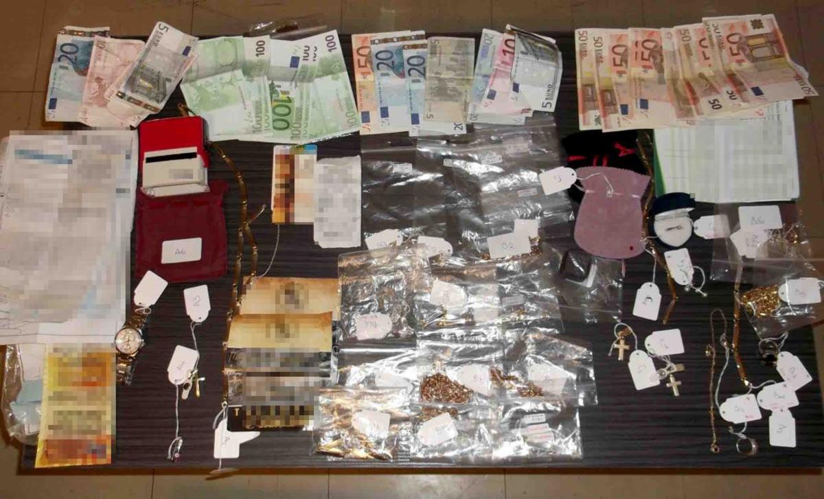 Αυτά που κατέσχεσαν οι αστυνομικοί - ΦΩΤΟ ΕΛ.ΑΣ.