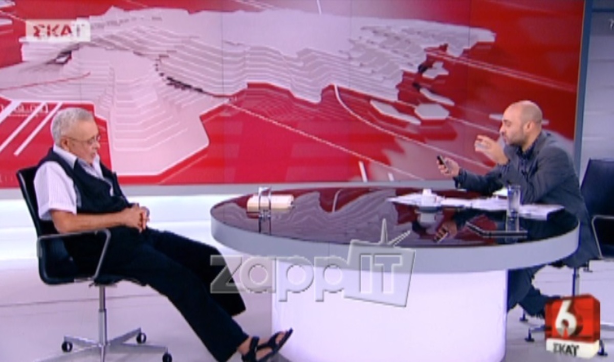 Ο Κώστας Ζουράρις εμφανίστηκε στην εκπομπή του Μπογδάνου με πέδιλα!