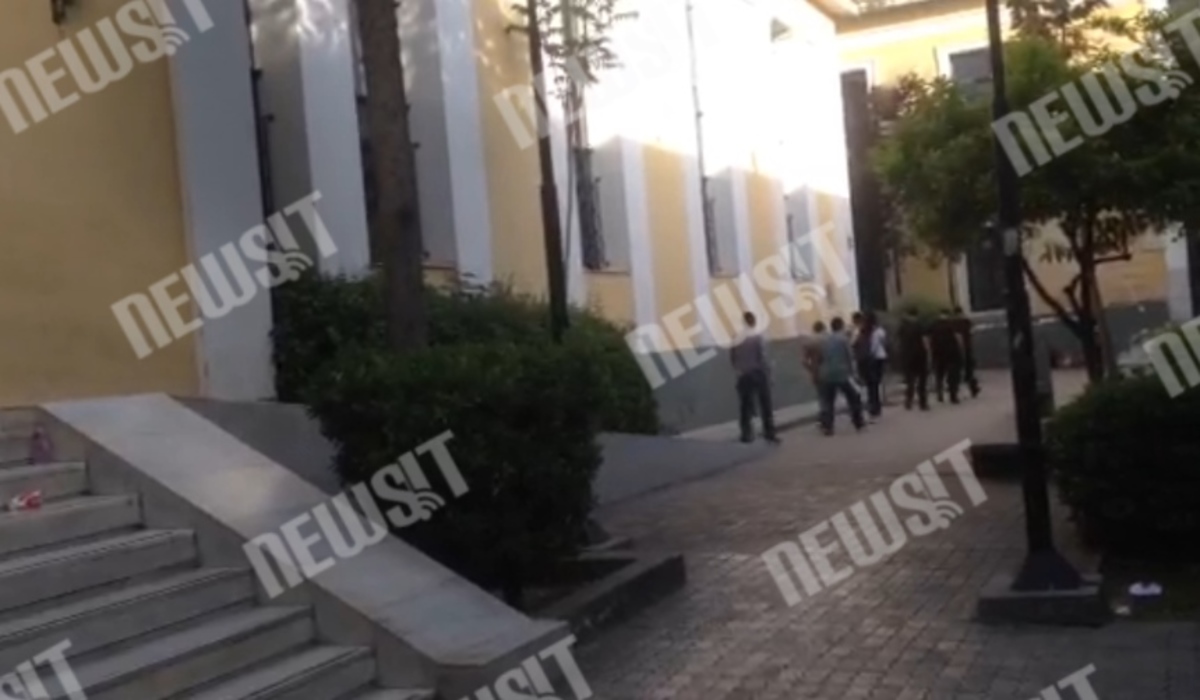 Ευελπίδων: Έξοδος μητέρας Άννυ