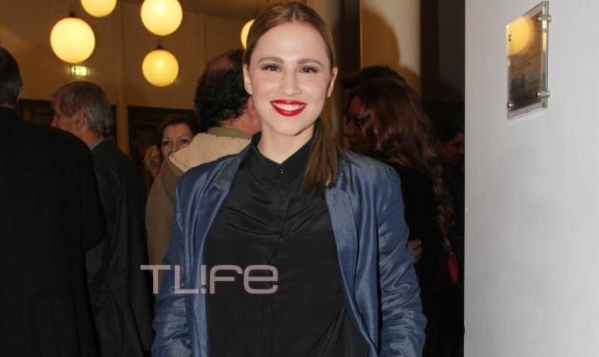 Nάντια Μπουλέ: Πού την “τσάκωσε” ο φωτογραφικός φακός με αυτό το ανδρόγυνο look;