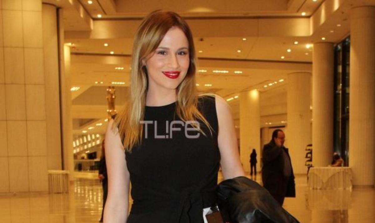 Εντυπωσιακή… lady in black η Νάντια Μπουλέ!