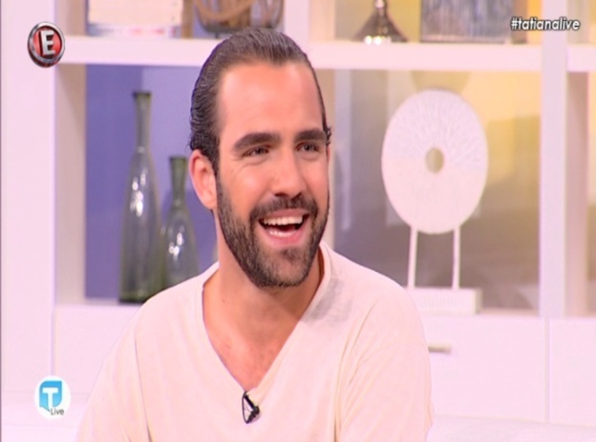 Ο σκοτεινός “Mανούσος Ροκάκης” της σειράς Μπρούσκο αποκαλύπτεται – Βίντεο