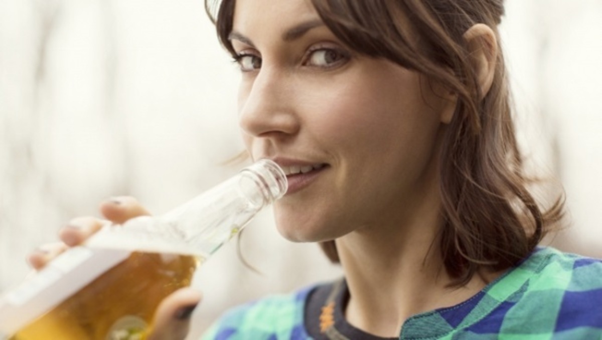 Από ποια σοβαρή πάθηση προστατεύει τις γυναίκες η μπύρα