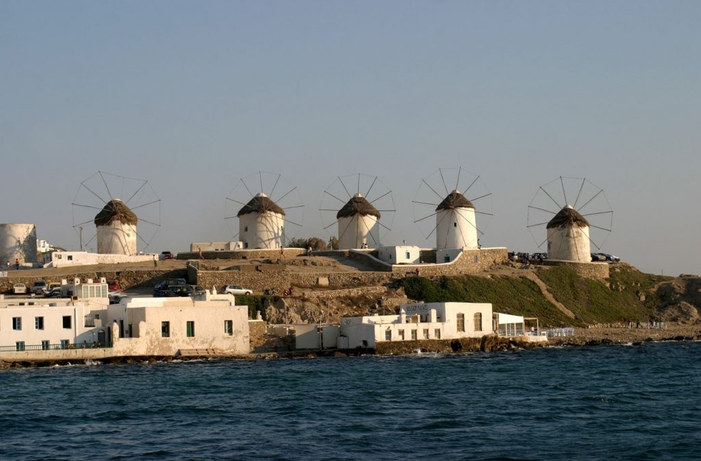 Θα ξετινάξουν εστιατόρια και κλαμπ της Μυκόνου