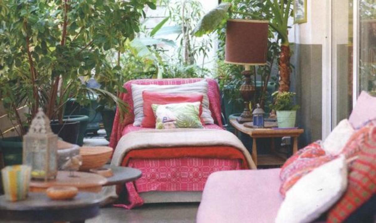 Ποιος Έλληνας ηθοποιός διακόσμησε στα ροζ τη βεράντα του;