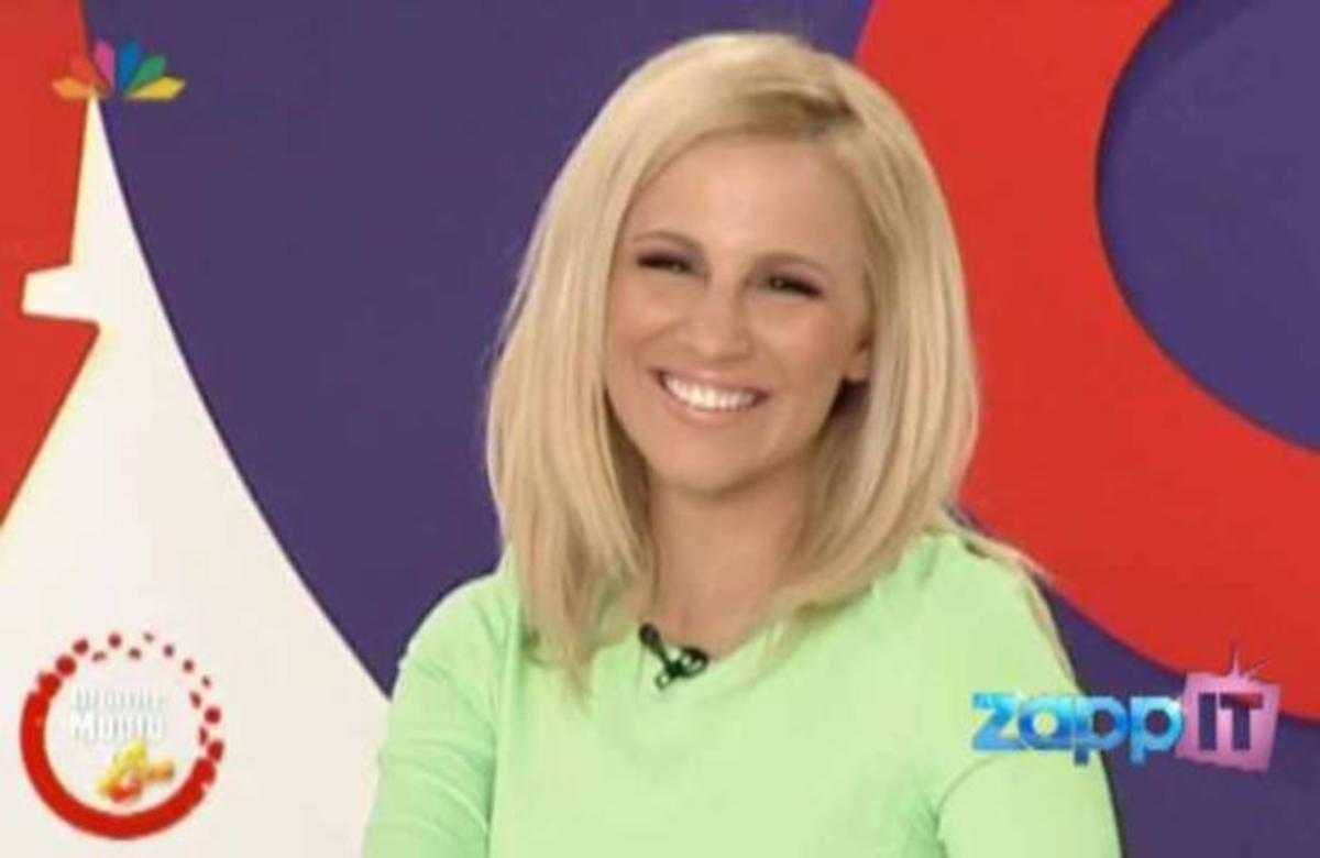 ΔΕΙΤΕ την Νάντια Μπουλέ να τραγουδάει δίπλα στην Ρούλα Κορομηλά!