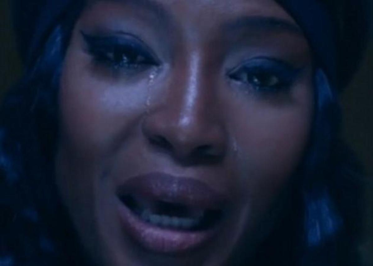 Naomi Campbell: Ξέσπασε σε δάκρυα για μια 9χρονη Αφγανή! Video