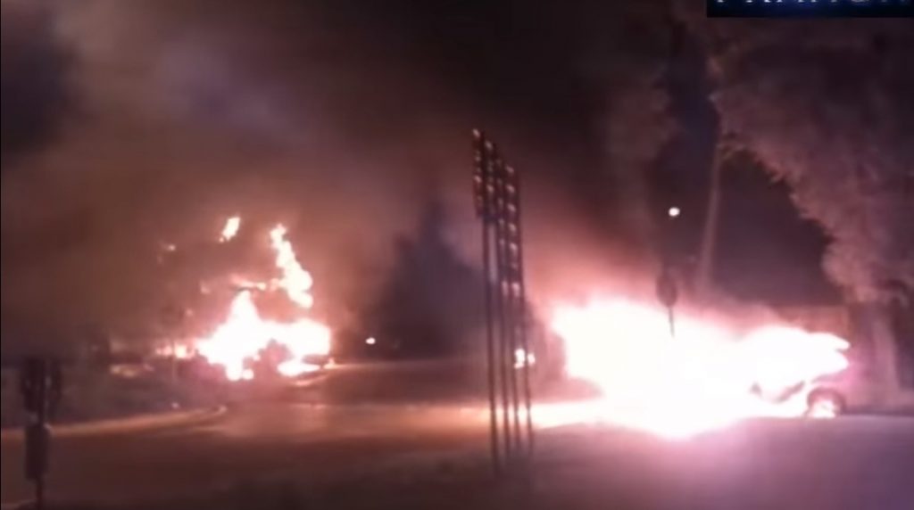 “Άγριο” ξύλο στη Νάπολι μεταξύ Ιταλών και Πολωνών οπαδών (VIDEO)