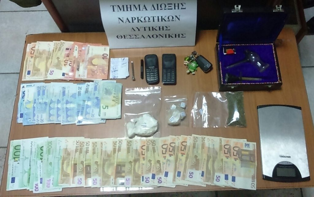 Χειροπέδες σε έμπορο ναρκωτικών στη Θεσσαλονίκη – Τι βρήκε η αστυνομία