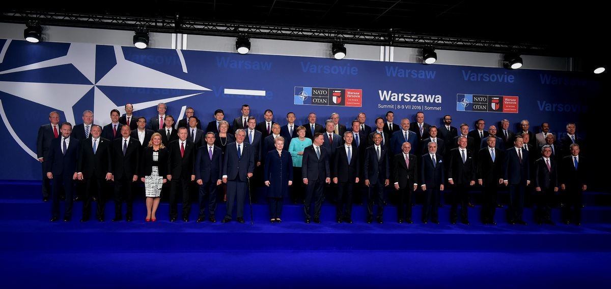 Επίθεση φιλίας από το ΝΑΤΟ προς τη Ρωσία: “Είναι ο μεγαλύτερος γείτονάς μας”