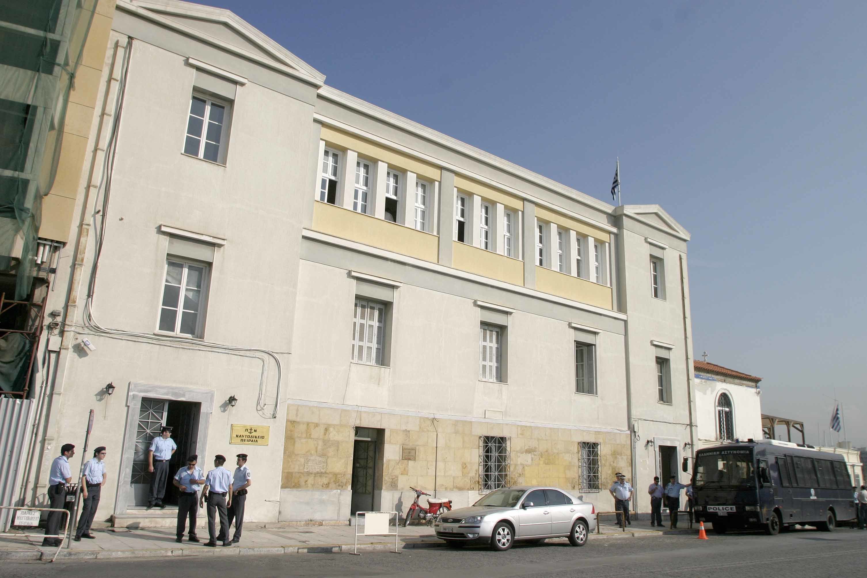 Ένοχοι κρίθηκαν οι δύο από τους τρεις λιμενικούς, για κακοποίηση μεταναστών το 2007 στη Χίο