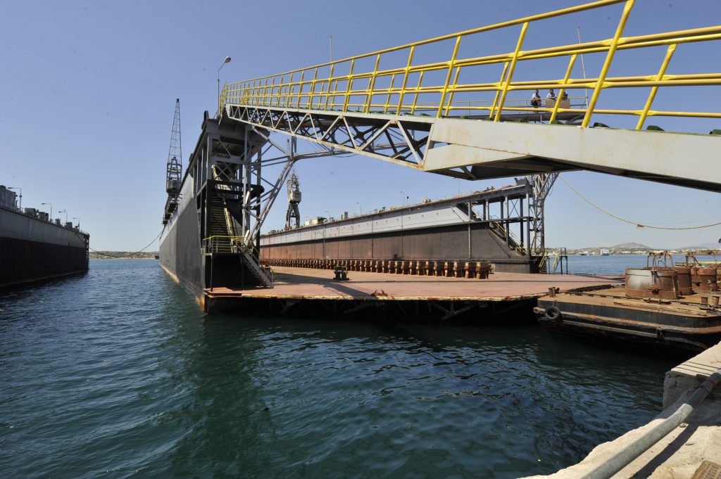 Παρέμβαση πρωθυπουργού για τα ναυπηγεία ζητά η ΓΣΕΕ