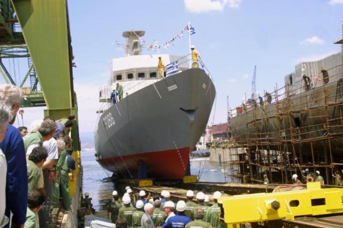 Έδωσαν 1000 ευρώ βοήθημα στους εργαζόμενους του Σκαραμαγκά