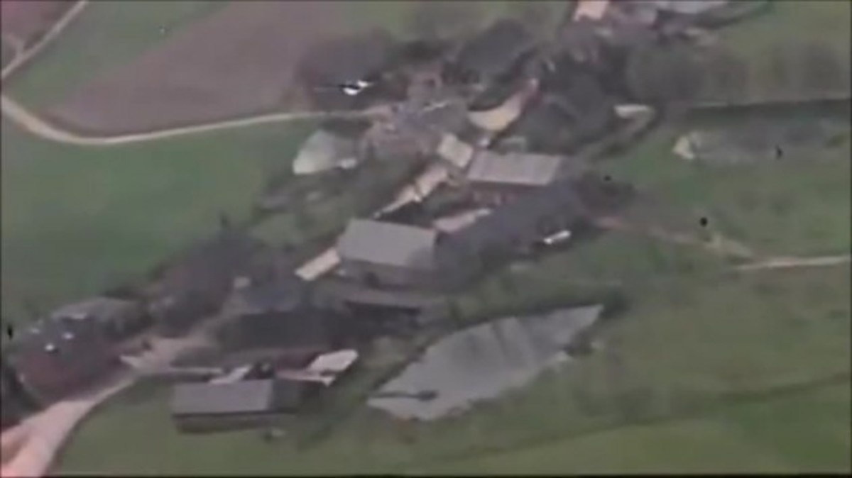 Eντυπωσιακό έγχρωμο βίντεο με βομβαρδισμούς ναζιστικών θέσεων στον Β’ ΠΠ